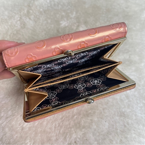 Clathas Pink Embossed Leather Wallet - Picture 6 of 11
